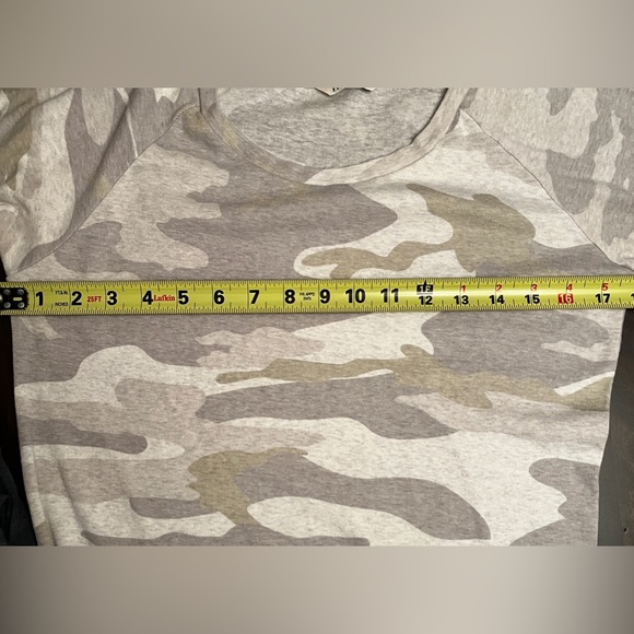 TNA Aritzia Long Sleeve Shirt - Picture 7 of 7